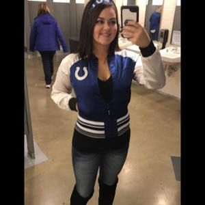 Meet your Posher, Alexis